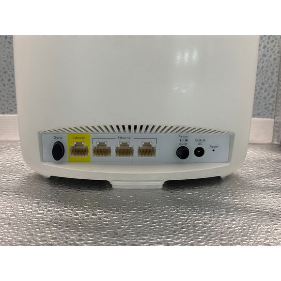 Netgear Orbi RBR50v2 Router AC3000 Tri-Band Mesh Wi-Fi - Picture 3 of 6